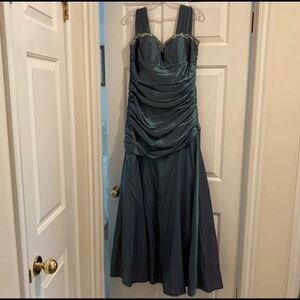 Elegant Blue Evening Gown